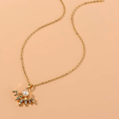 Diamond-studded scalloped necklace