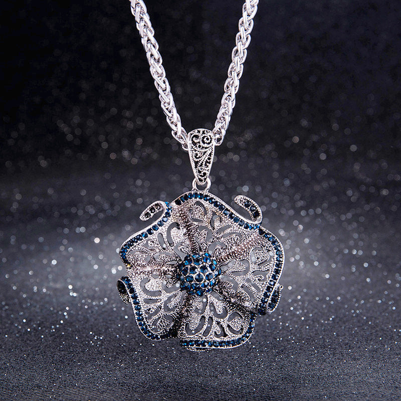 Alloy diamond flower necklace