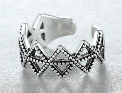 Diamond geometric ring