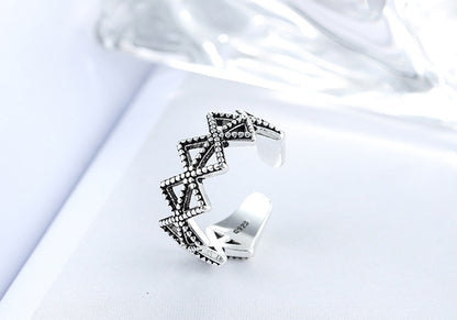 Diamond geometric ring