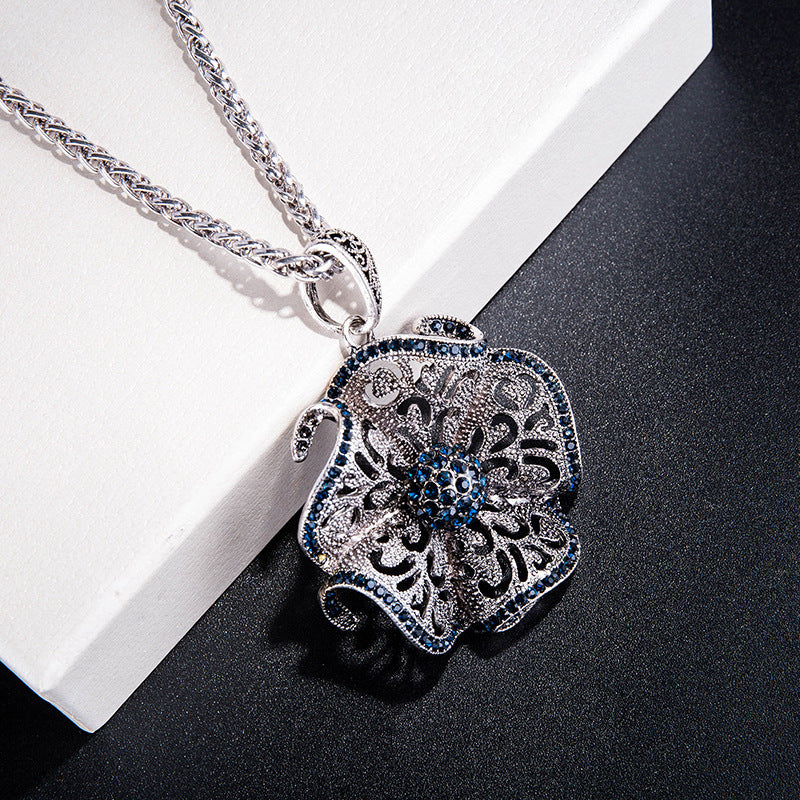 Alloy diamond flower necklace