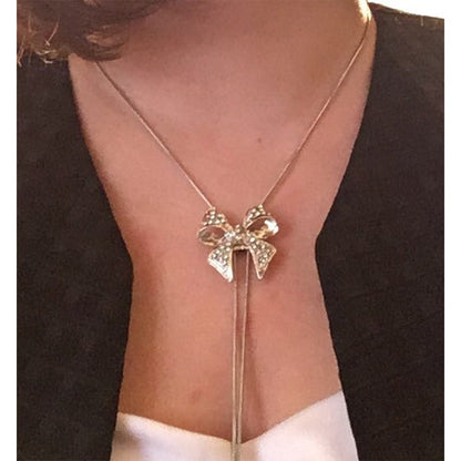 Diamond-studded bow necklace necklace chain