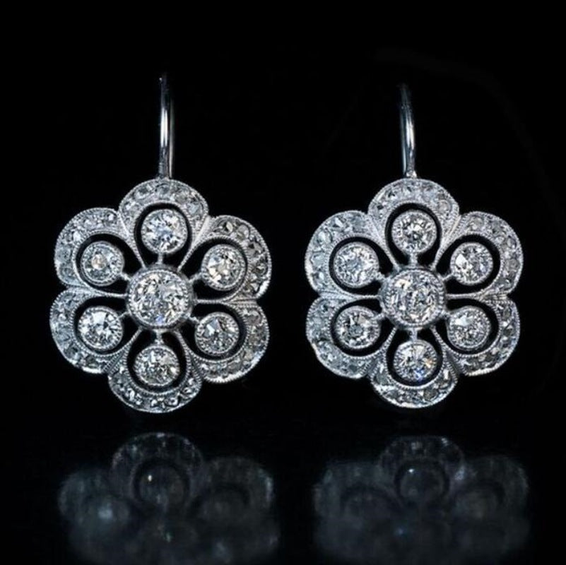 Women's Fashion Simple Round Flower Earrings