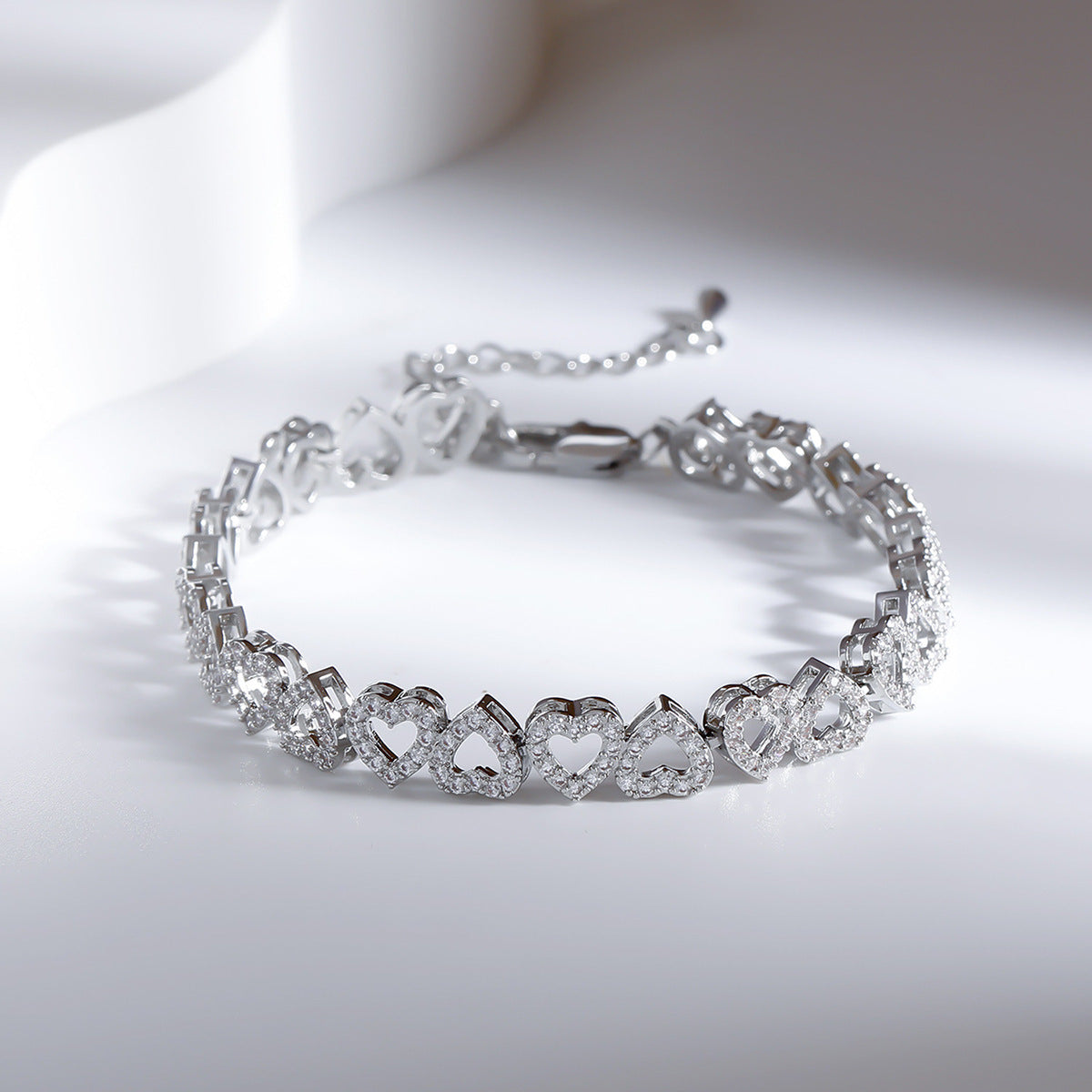 Girl's High-grade Diamond Bracelet With Full Diamond Heart